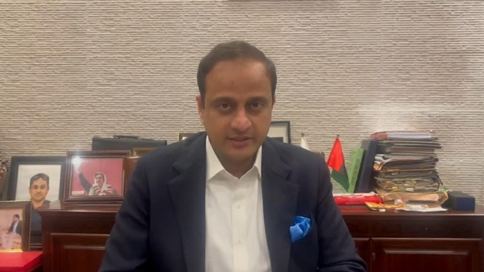 کراچی میں بچے کی گٹر میں گر کر ہلاکت: بلدیہ عظمی کا تمام 46 یونین کونسلز کو گٹروں کے ڈھکن کے لیے ماہانہ ایک لاکھ روپے دینے کا اعلان