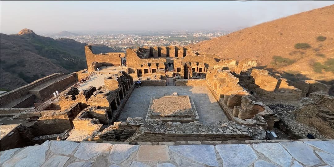 خیبر پختونخوا: تقریباً دو ہزار سال قدیم ضلع مردان میں واقع بدھ مت کی عبادت گاہ تخت بھائی کی کہانی