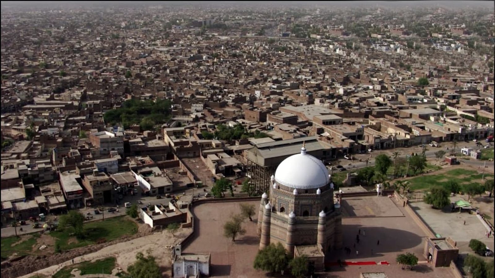 برصغیر کے قدیم ترین شہروں میں شمار کیے جانے والے ملتان شہر کے گرد اور گرمی کے پیچھے چھپی ایک تہذیب