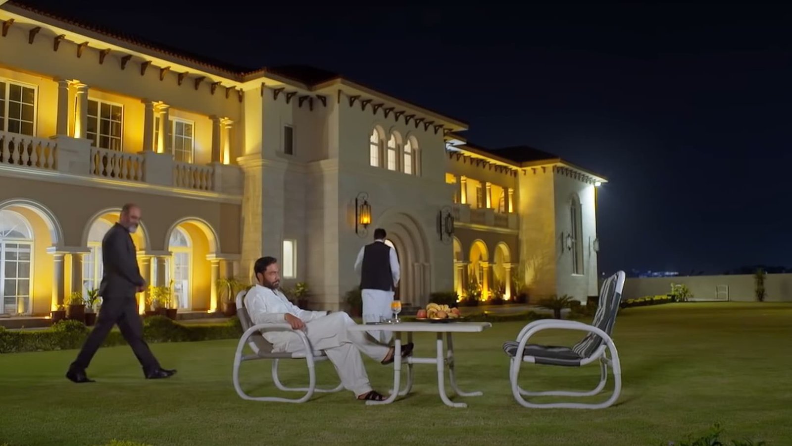 پری زاد کی شوٹنگ کیلئے کرپشن سے بنایا گیا محل استعمال کیا گیا