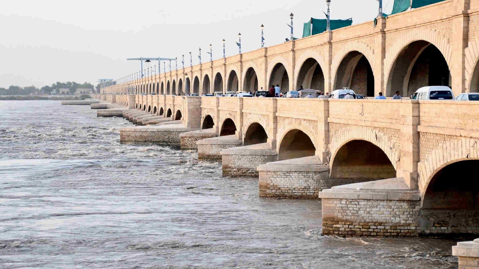 انڈس ڈیلٹا کیوں ختم ہو رہا ہے؟ سکھر بیراج کی کہانی