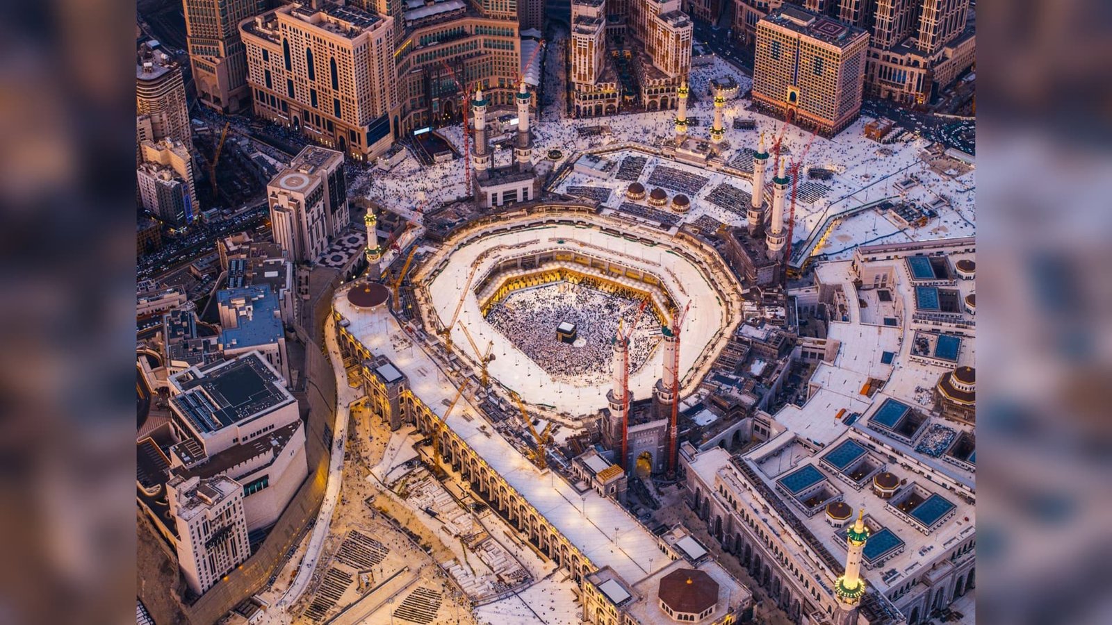 دنیا کی عظیم ترین مساجد: جہاں ایمان اور فن تعمیر ملتے ہیں