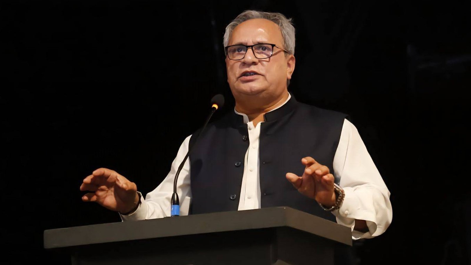 عبدالماجد بھرگڑی انسٹی ٹیوٹ آف لینگویج انجینئرنگ کے بانی، ڈائریکٹر امر فیاض بُرڑو نے ادارے سے علیحدگی کا اعلان کیوں کیا؟