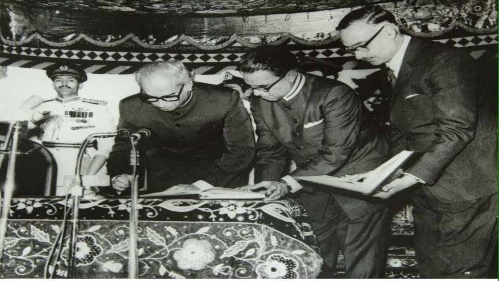 10 اپریل 1973: جب قومی اسمبلی نے آئین پاکستان کی منظوری دی