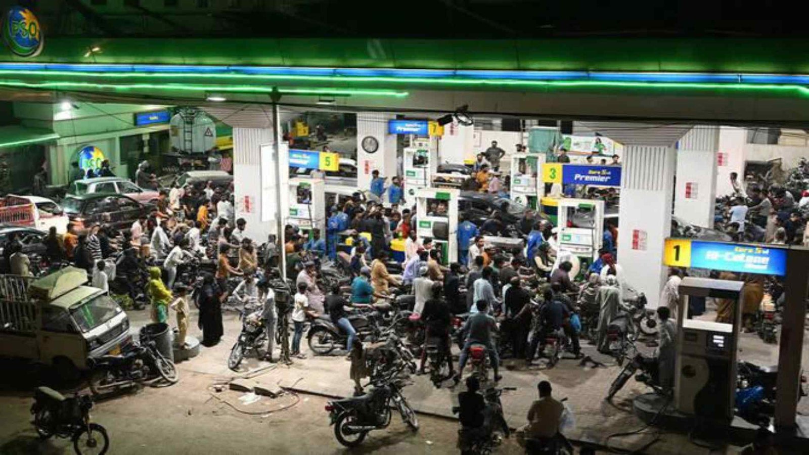 اپریل میں مہنگائی ڈبل ڈیجٹ میں داخل، اخراجات کا دباؤ مزید بڑھ گیا