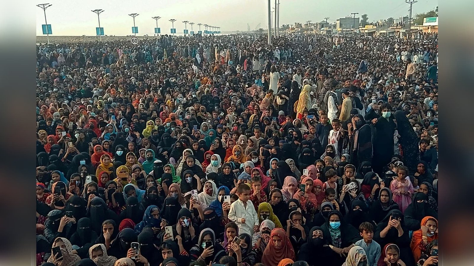 زاویہ: ‘آپ کی بات آپ ہی سے، کریں تو کیسے کریں’